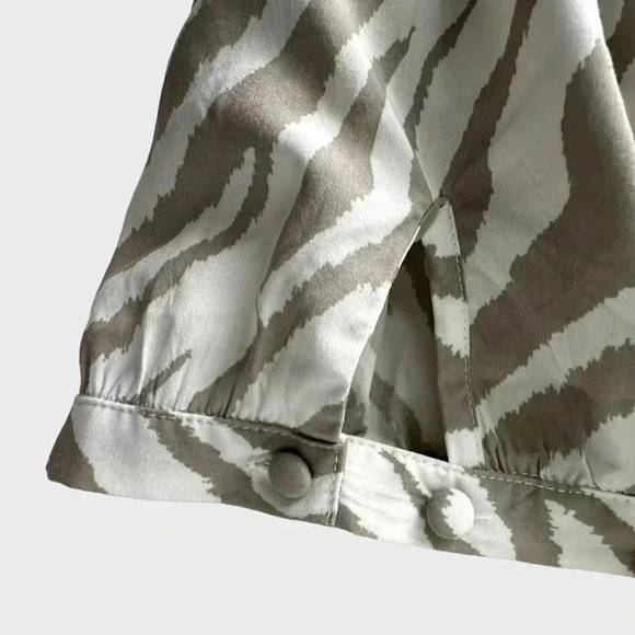 GAP | NWOT | ZEBRA PRINT GRAY & WHITE TAB SLEEVE DRESS | SIZE: MEDIUM - Picture 6 of 9